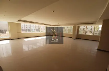 محل - استوديو - 3 حمامات للايجار في روضة الخيل - روضة الخيل - الدوحة