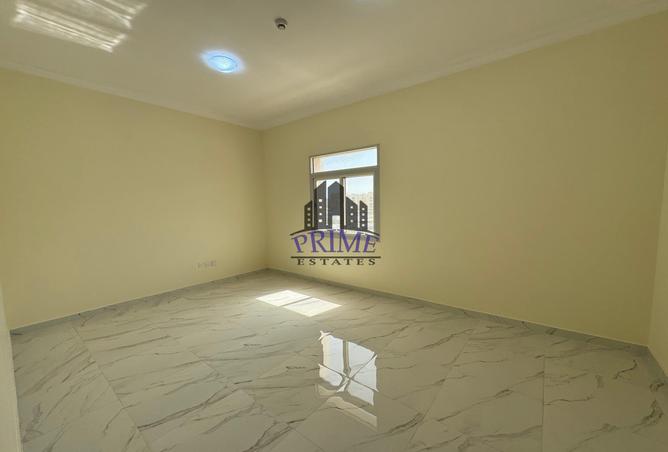 912234 - Property Image 3