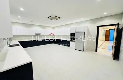 فيلا - 7 غرف نوم - 8 حمامات للبيع في شارع  بو هامو - أبو هامور - الدوحة