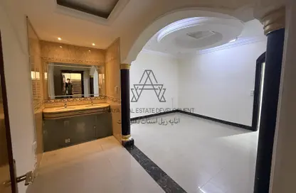 فيلا - غرفة نوم - 1 حمام للايجار في الهلال - الهلال - الدوحة