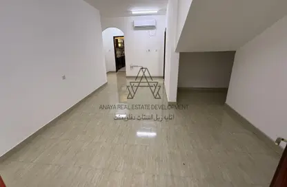 فيلا - غرفة نوم - 1 حمام للايجار في بوابة عين خالد - عين خالد - الدوحة
