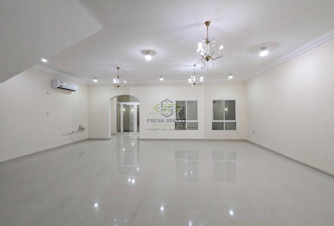 919379 - Property Image 2