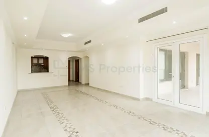 Apartment - 2 Bedrooms - 3 Bathrooms for rent in West Porto Drive - Porto Arabia - The Pearl Island - Doha