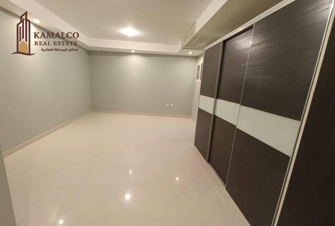 929880 - Property Image 3