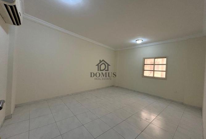952169 - Property Image 3