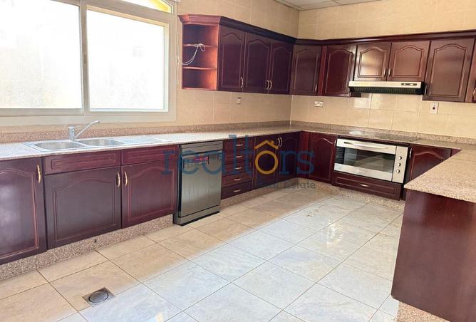955654 - Property Image 2