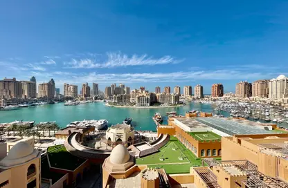 Apartment - 3 Bedrooms - 4 Bathrooms for rent in Jumanah Tower 29 - Porto Arabia - The Pearl Island - Doha