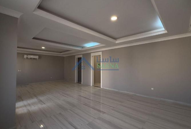 941044 - Property Image 2