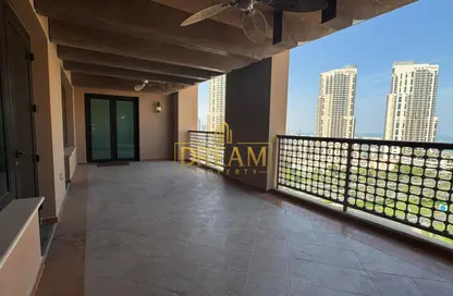 Apartment - 2 Bedrooms - 3 Bathrooms for rent in Marina Gate - Porto Arabia - The Pearl Island - Doha