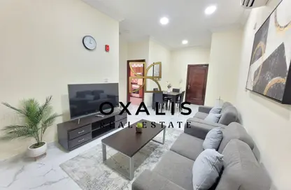 Apartment - 2 Bedrooms - 2 Bathrooms for rent in Al Sadd Tourist Apartments - Al Sadd - Doha