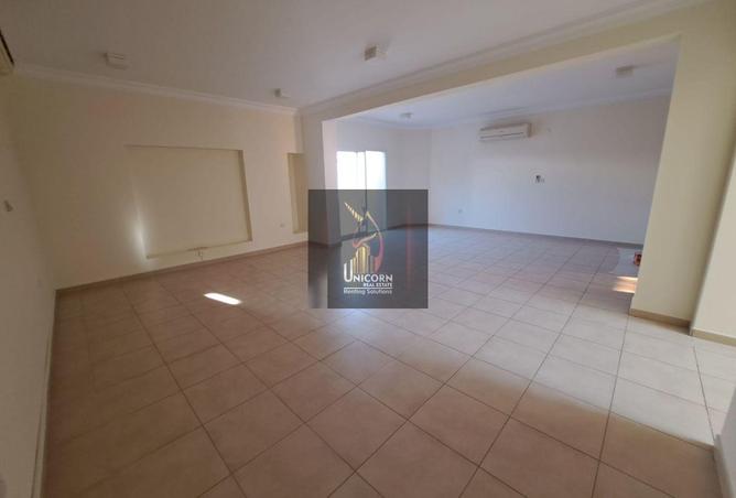 950249 - Property Image 2