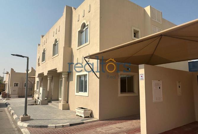 983568 - Property Image 2