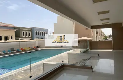 مجمع سكني - 7 غرف نوم - 5 حمامات للايجار في أبو هامور - الدوحة