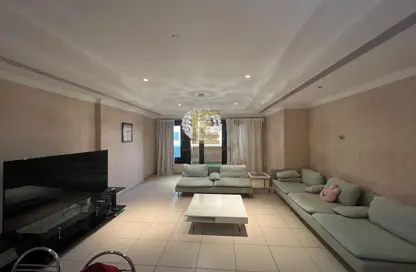 Apartment - 1 Bedroom - 2 Bathrooms for sale in East Porto Drive - Porto Arabia - The Pearl Island - Doha