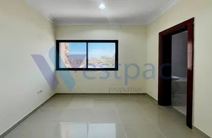 Apartment - 2 Bedrooms - 2 Bathrooms for rent in Al Maamoura - Al Maamoura - Doha