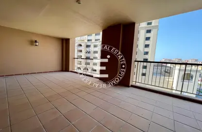 Apartment - 1 Bedroom - 2 Bathrooms for rent in Porto Arabia - The Pearl Island - Doha