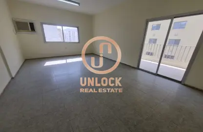 Apartment - 4 Bedrooms - 2 Bathrooms for rent in Al Doha Plaza - Al Sadd - Al Sadd - Doha