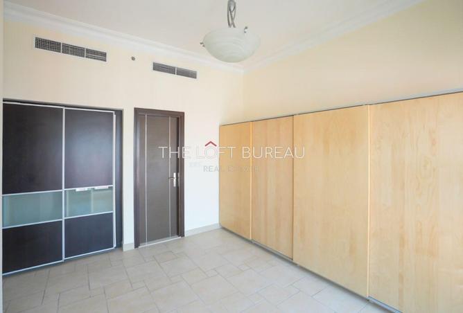 910119 - Property Image 2