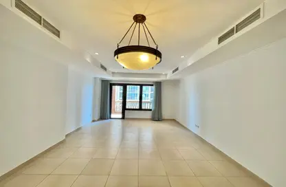 Apartment - 1 Bedroom - 2 Bathrooms for rent in The Pearl Island - Doha