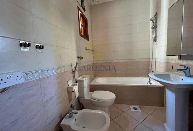 968209 - Property Image 2