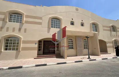 فيلا - 5 غرف نوم - 4 حمامات للايجار في فلل عين خالد - عين خالد - الدوحة