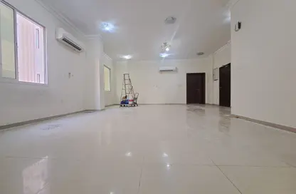 شقة - 4 غرف نوم - 4 حمامات للايجار في منتزه 7 - المنتزه - الدوحة