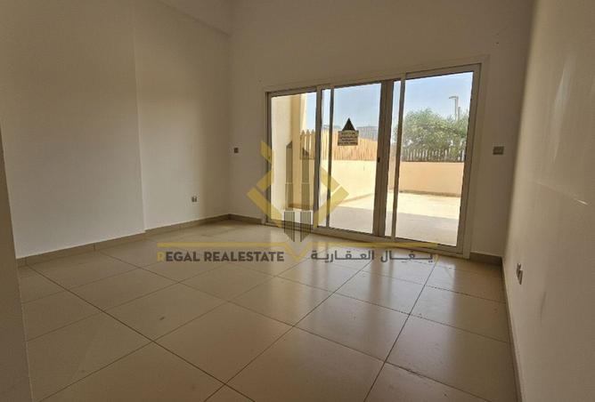 971423 - Property Image 2