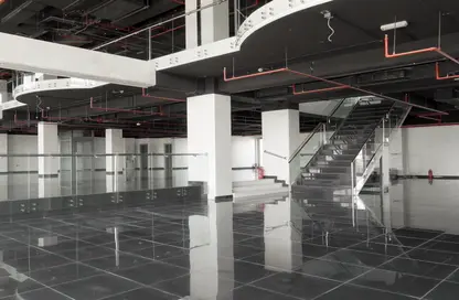 Show Room - Studio - 2 Bathrooms for rent in The Commercial Avenue - Umm Al Seneem - Doha