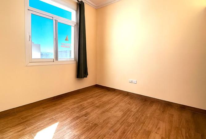 979585 - Property Image 2