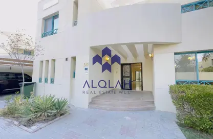 فيلا - 4 غرف نوم - 4 حمامات للايجار في شارع الوعب - الوعب - الدوحة