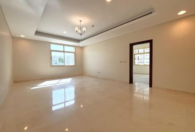 998678 - Property Image 2