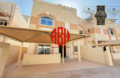 مجمع سكني - 5 غرف نوم - 6 حمامات للايجار في شارع ام السنيم - عين خالد - الدوحة