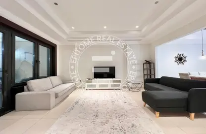 Apartment - 1 Bedroom - 2 Bathrooms for rent in Tower 23 - Porto Arabia - The Pearl Island - Doha