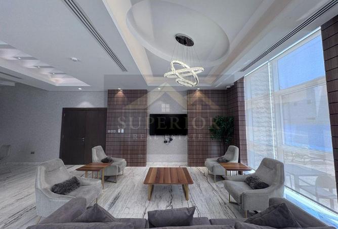 945749 - Property Image 2
