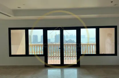 Apartment - 2 Bedrooms - 3 Bathrooms for rent in West Porto Drive - Porto Arabia - The Pearl Island - Doha