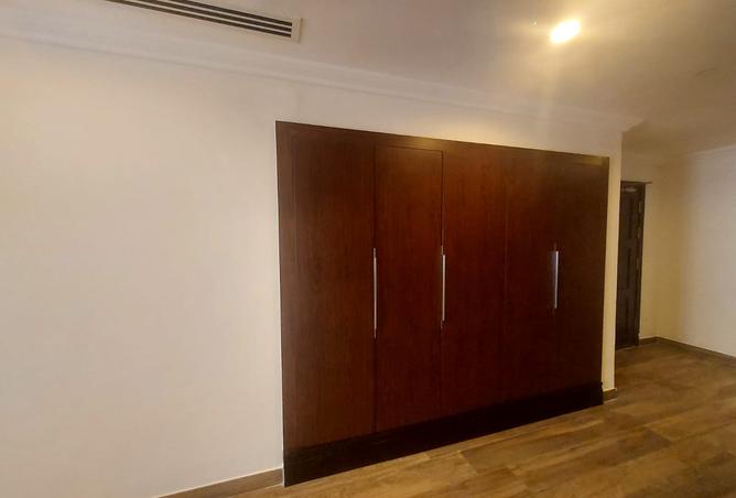 938153 - Property Image 2