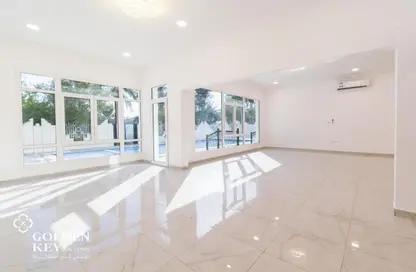 Villa - 5 Bedrooms - 7 Bathrooms for rent in South Gate - West Bay Lagoon - Doha