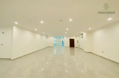 Apartment - 2 Bedrooms - 3 Bathrooms for rent in Al Sadd Road - Al Sadd - Doha