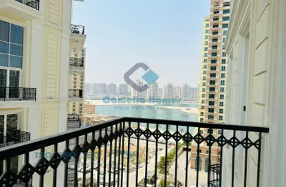 Apartment - 2 Bedrooms - 4 Bathrooms for rent in Floresta Gardens - The Pearl Island - Doha