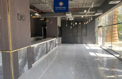 Retail - Studio - 4 Bathrooms for rent in Marina District - Lusail