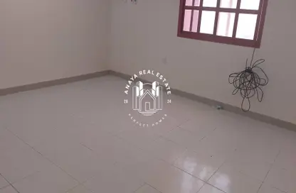 Apartment - 2 Bedrooms - 1 Bathroom for rent in Izghawa - Izghawa - Doha
