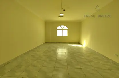 صورة لـ غرفة فارغة شقة - 3 غرف نوم - 3 حمامات للايجار في فريج بن محمود - الدوحة ، صورة رقم 1