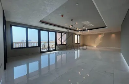 Apartment - 2 Bedrooms - 3 Bathrooms for rent in East Porto Drive - Porto Arabia - The Pearl Island - Doha