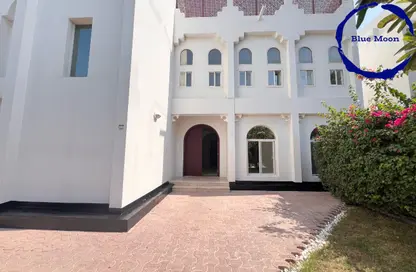 Villa - 5 Bedrooms - 5 Bathrooms for rent in Al Dafna - Al Dafna - Doha