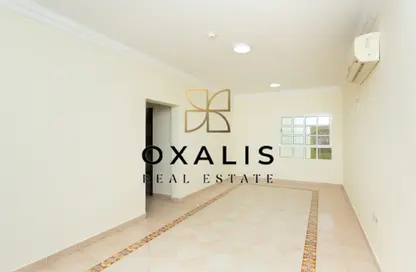 Apartment - 2 Bedrooms - 2 Bathrooms for rent in Hadramout Street - Doha Al Jadeed - Doha
