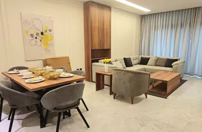 شقة - 2 غرف نوم - 3 حمامات للايجار في ممشى باي - الوسيل