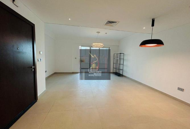 925787 - Property Image 2