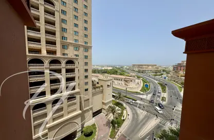 Apartment - 1 Bedroom - 2 Bathrooms for rent in Tower 21 - Porto Arabia - The Pearl Island - Doha