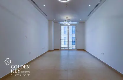Apartment - 2 Bedrooms - 3 Bathrooms for rent in Floresta Gardens - Floresta Gardens - The Pearl Island - Doha