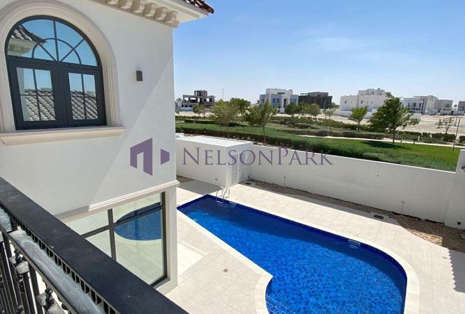 983705 - Property Image 2